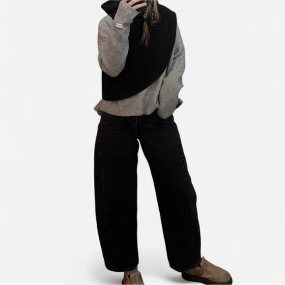 Abercrombie & Fitch Black Boyfriend Jeans - Picture 4 of 6